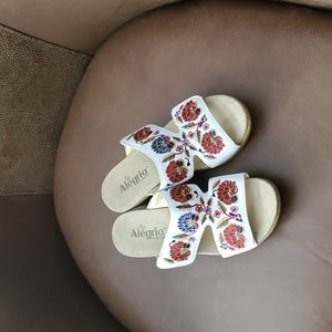 Alegria Sandals NWOT